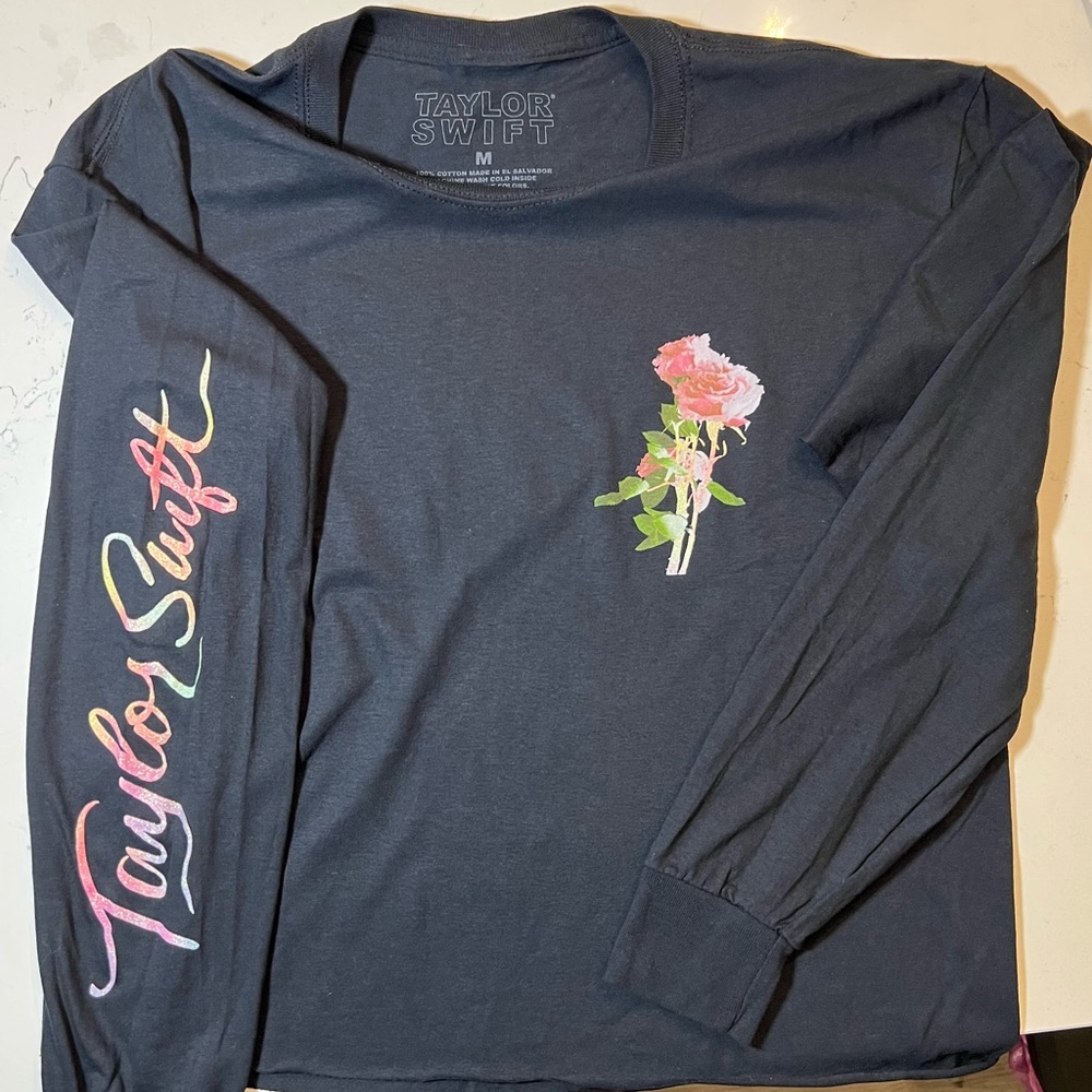 Taylor Swift Black flower cropped long sleeve